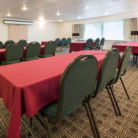 Comfort Inn & Suites Syracuse-Carrier Circle Восток Сиракьюс Экстерьер фото