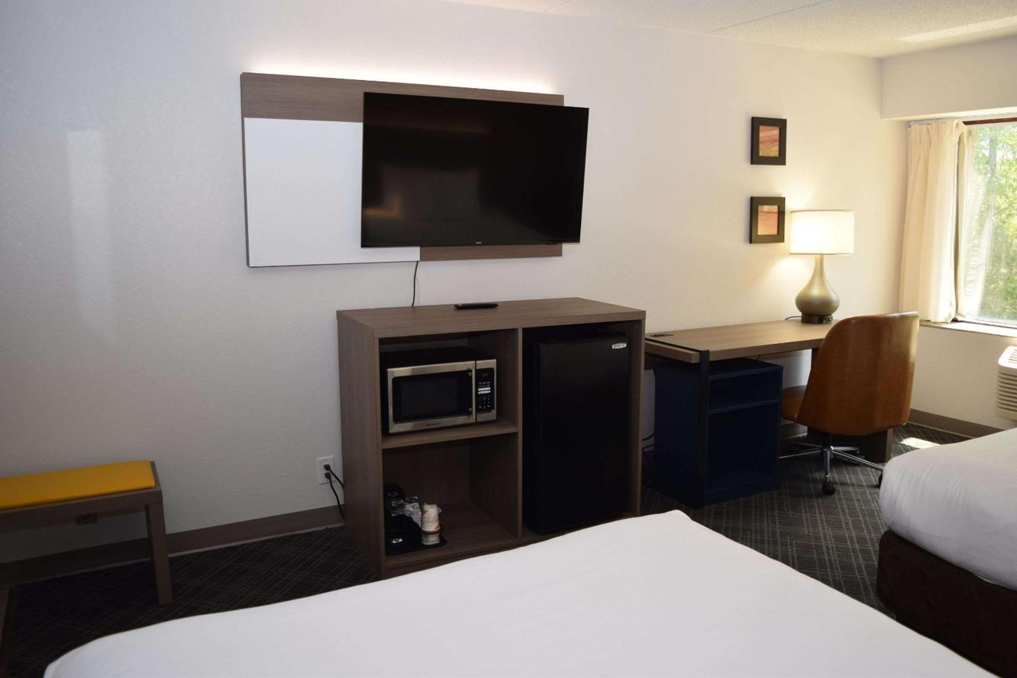 Comfort Inn & Suites Syracuse-Carrier Circle Восток Сиракьюс Экстерьер фото