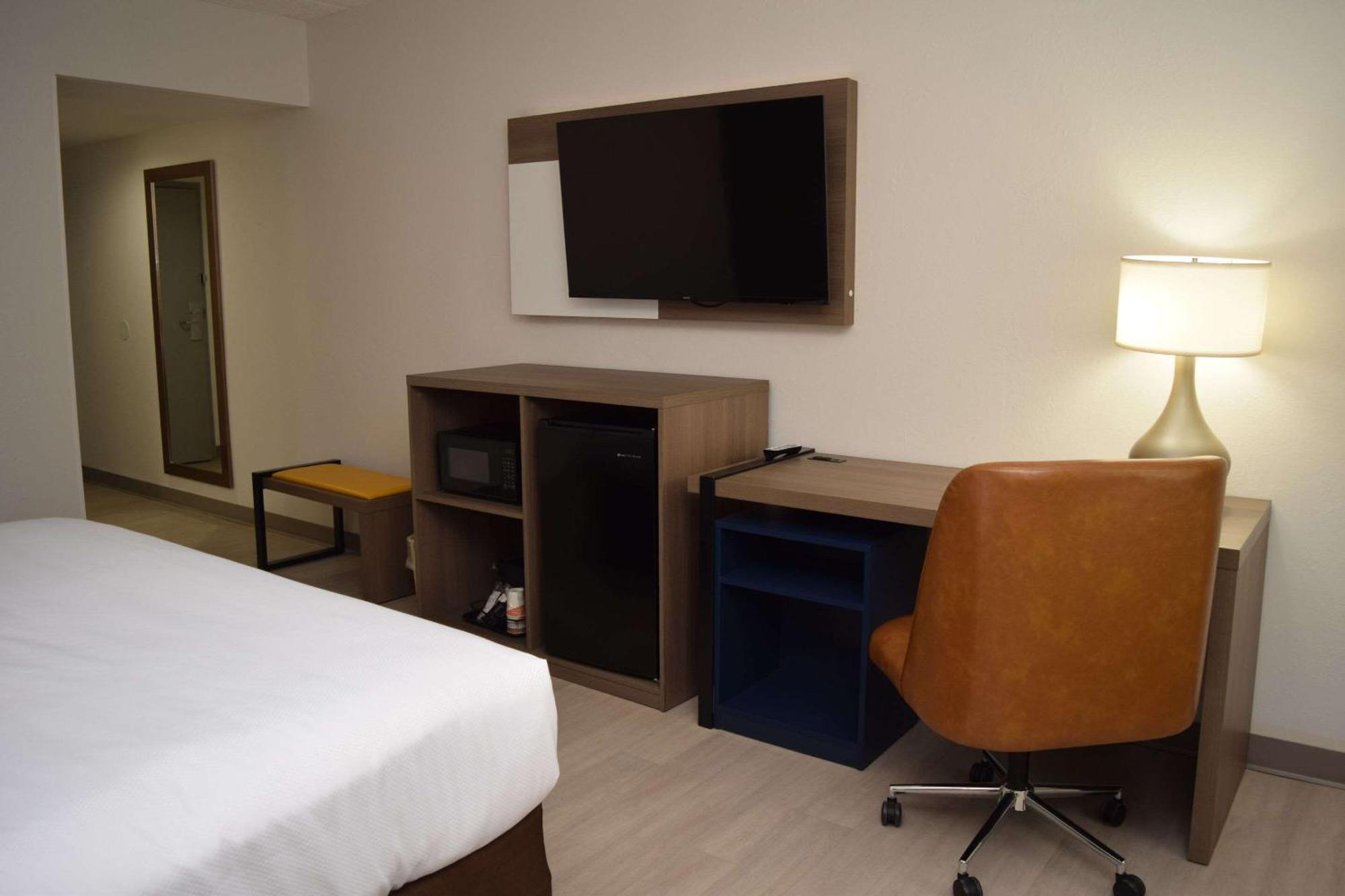 Comfort Inn & Suites Syracuse-Carrier Circle Восток Сиракьюс Экстерьер фото