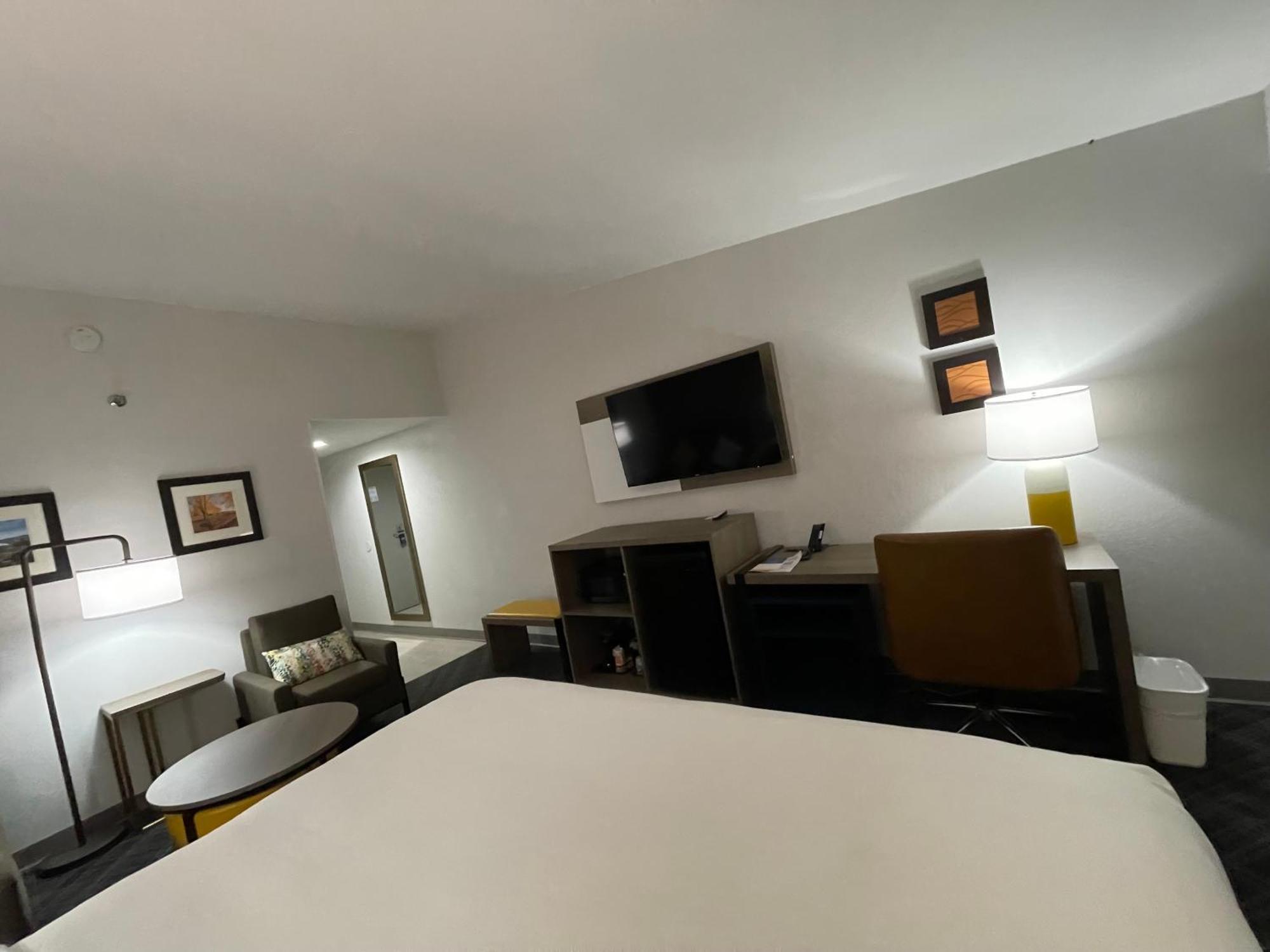 Comfort Inn & Suites Syracuse-Carrier Circle Восток Сиракьюс Экстерьер фото