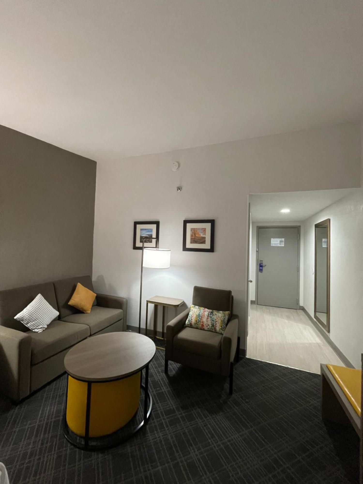 Comfort Inn & Suites Syracuse-Carrier Circle Восток Сиракьюс Экстерьер фото