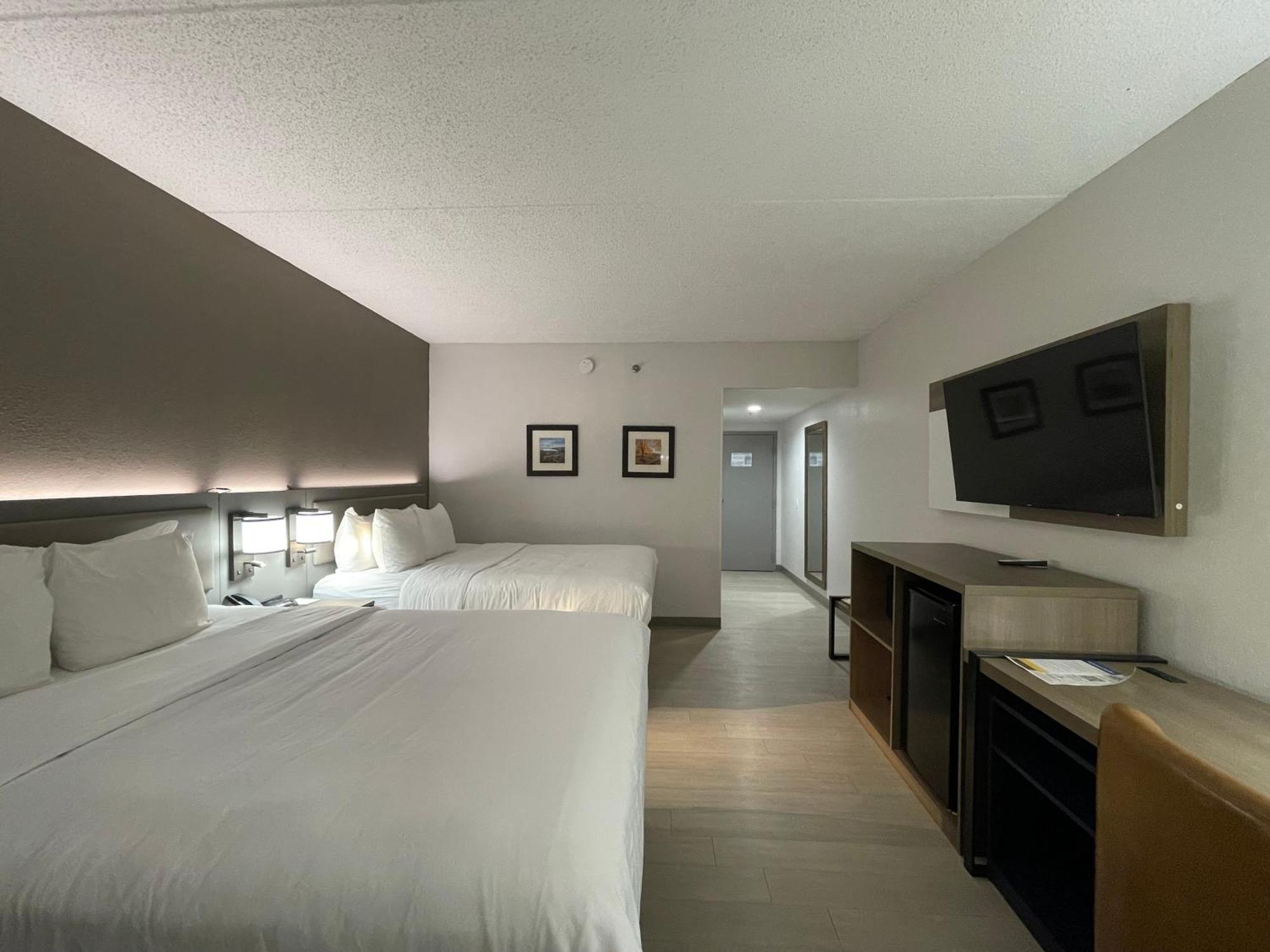 Comfort Inn & Suites Syracuse-Carrier Circle Восток Сиракьюс Экстерьер фото