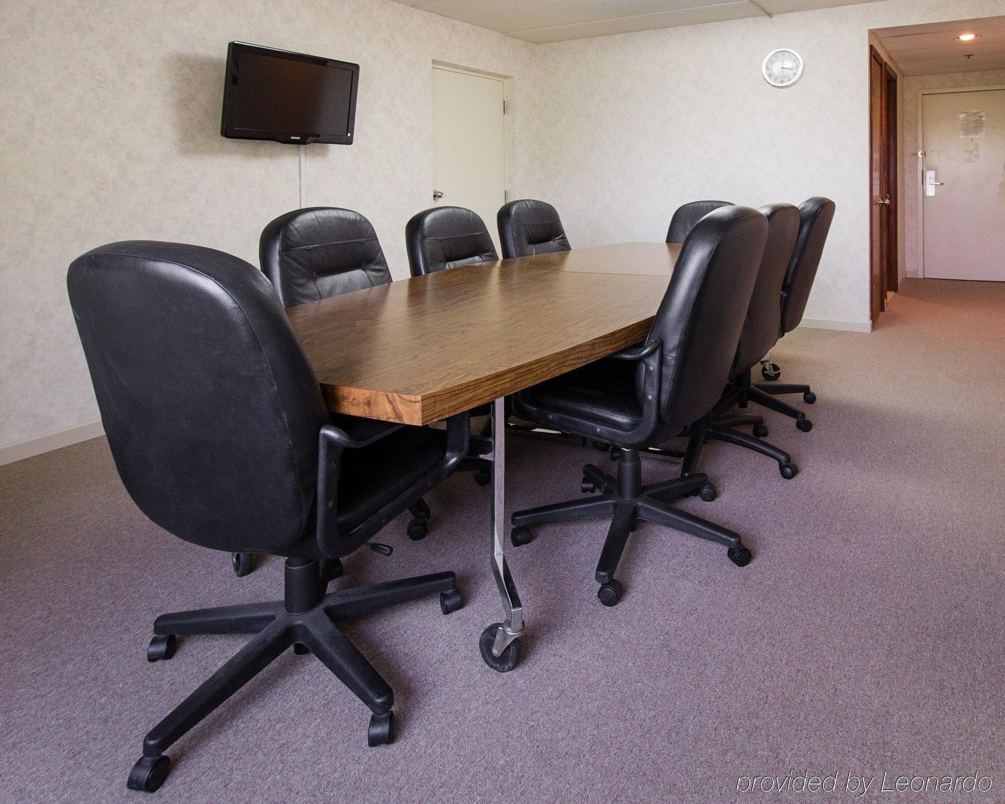 Comfort Inn & Suites Syracuse-Carrier Circle Восток Сиракьюс Экстерьер фото